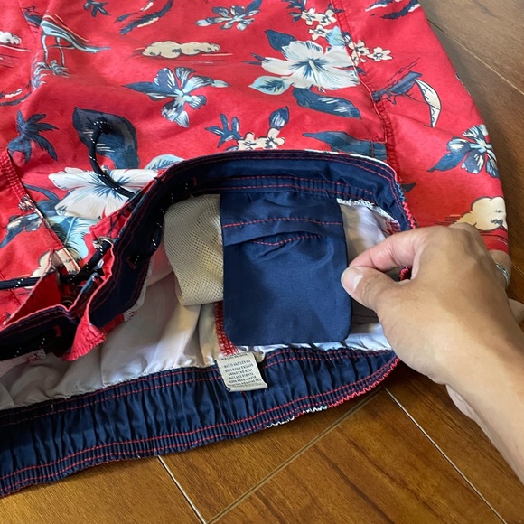 ST JOHN’S BAY Drawstring Swimming Shorts Hawaiian L - Picture 4 of 12